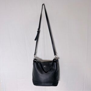 VW Black Pebbled Faux Leather Tote Bag Shoulder Bag Purse